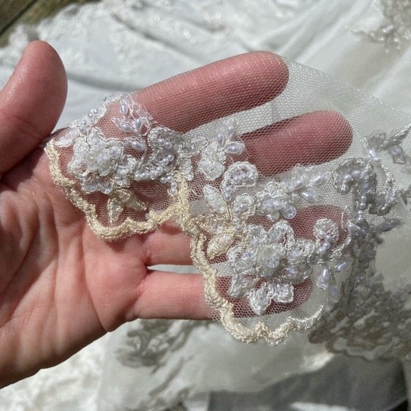 Oleg Cassini Collection David’s Bridal Ivory Lace Wedding Gown Sz 10 - Picture 15 of 16